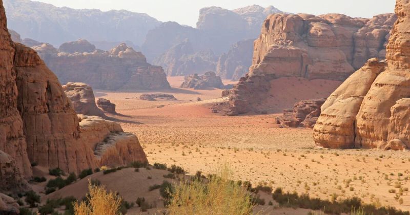 Discover the breathtaking desert landscapes of Wadi Rum on a luxury Egypt and Jordan trip.